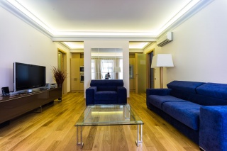 stylish spacious 3-room apartment to let in the center of St-Petersburg