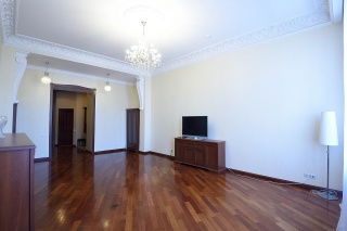 luxury property to let in the very centre Saint-Petersburg